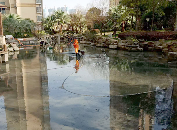 双阳景观池淤泥清理